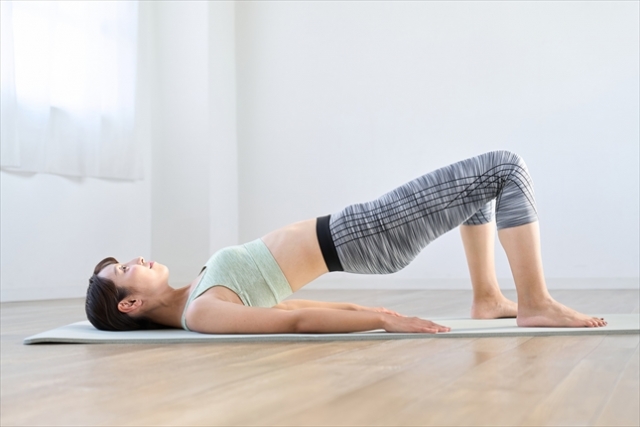 歩き始めに股関節が痛む人向けトレーニング：ヒップリフト