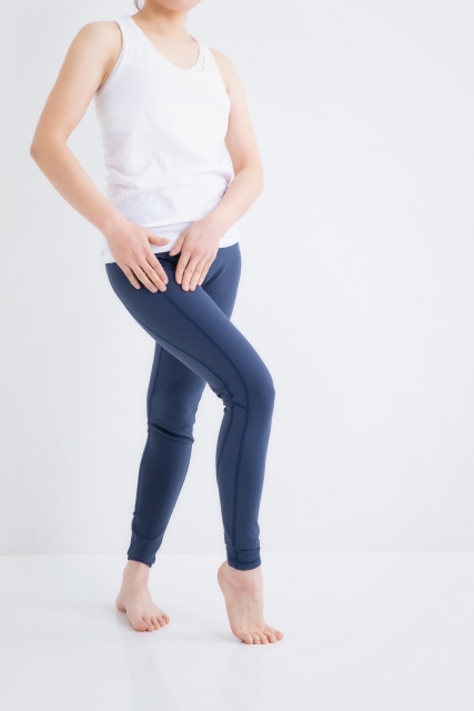 歩き始めに股関節が痛む人向けのストレッチ