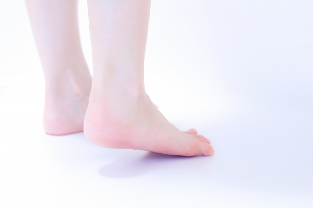 長時間座ったあとに膝がこわばる人向けの運動