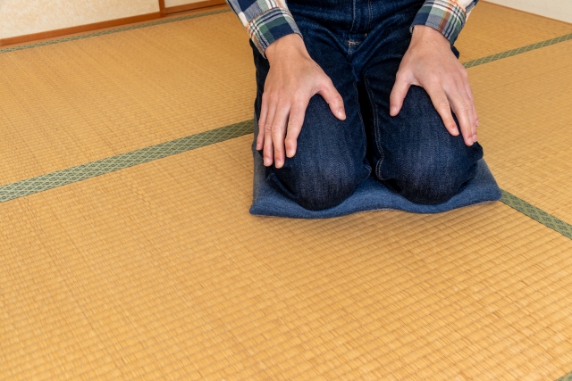 正座すると膝が痛い人向けのストレッチ