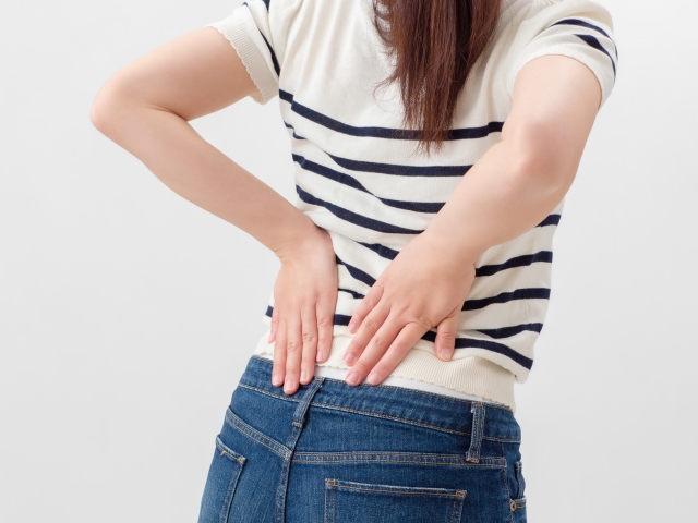 立ちっぱなしで腰が痛くなる人のストレッチ
